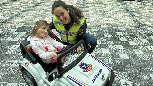 Elazığ'da polis ve jandarma ekipleri vatandaşları bilgilendirdi
