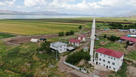 Önceden çölü andıran baraj sahası suyla doldu
