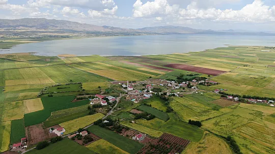 Önceden çölü andıran baraj sahası suyla doldu