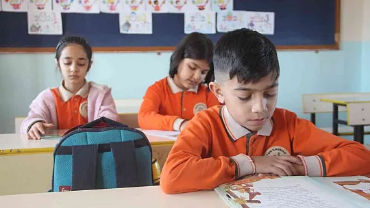 Aynı çatı altında hem öğrenciler hem de aileleri eğitim alıyor