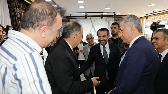 Başkan Şerifoğulları ve Özhaseki Vatandaşlar ve Esnafı Ziyaret Etti