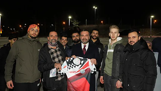 Başkan Şerifoğulları Elazığ Belediyesi Gençlik Meclisi'nin Kış Kampı Etkinliğine Katıldı