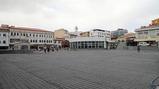 Başkan Şerifoğulları, Kapalı Çarşı Ve 15 Temmuz Demokrasi Meydanı'ndaki Çalışmaları İnceledi