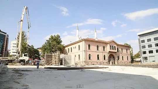 Başkan Şerifoğulları, Kapalı Çarşı Ve 15 Temmuz Demokrasi Meydanı'ndaki Çalışmaları İnceledi