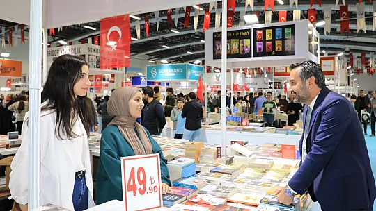 Başkan Şerifoğulları Kitap Fuarında
