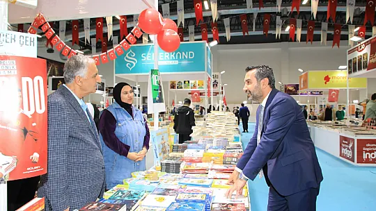 Başkan Şerifoğulları Kitap Fuarında