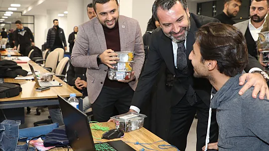 Başkan Şerifoğulları'ndan Üniversite Öğrencilerine Ziyaret