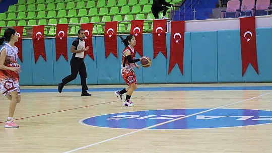 Basketbol yerel lig müsabakaları başladı