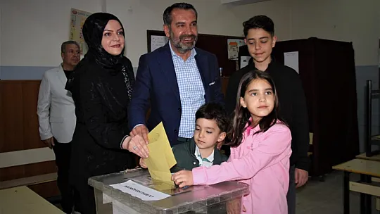 Başkan Şerifoğulları, TOGG ile Geldiği Okulda Oyunu Kullandı