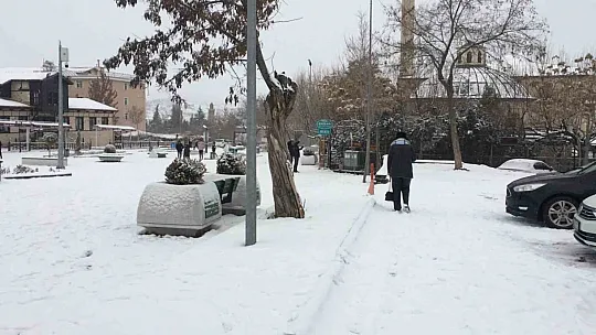 Türkiye'de 2 Güzel Mahalle Var İlki Harput, İkicisi Kar Yağınca Harput