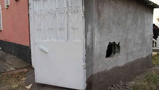 Bu kadarına da pes dedirten hırsızlık: Kamyonla köye gelen hırsızlar 15 evi talan etti