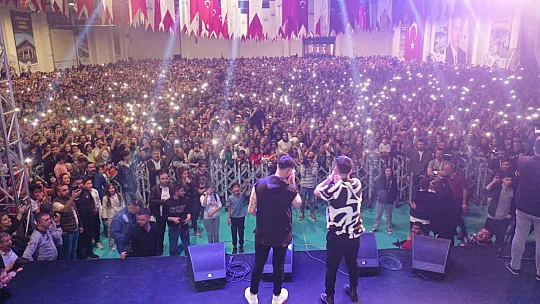 Burak Bulut ve Kurtuluş Kuş, Elazığ'da Hayranlarıyla Buluştu