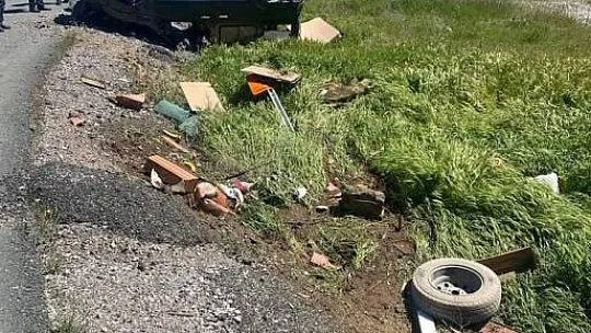 Hurdaya dönen araçtan burnu bile kanamadan kurtuldu