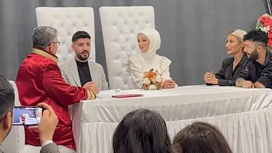 Konseri iptal edilen İrem Derici Elazığ'da