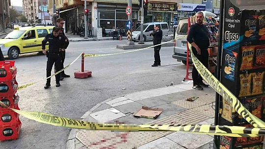 Caddede Yürürken Silahlı Saldırıya Uğrayan 2 Kişi Yaralandı