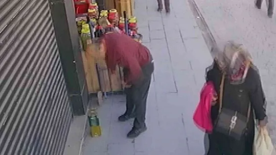 Çalmadan önce zeytinyağının son kullanma tarihine bakan hırsız pes dedirtti