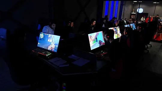 E-Spor Merkezi'nde heyecan dolu turnuva sona erdi