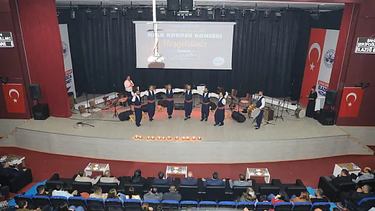 Elazığ Belediyesi Halk Korosu, İlk Konserini Yoğun Katılımla Gerçekleştirdi
