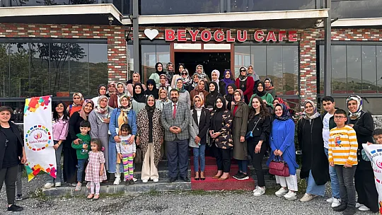 Elazığ Belediyesi Kadın Meclisi Palu'ya Gezi Düzenledi