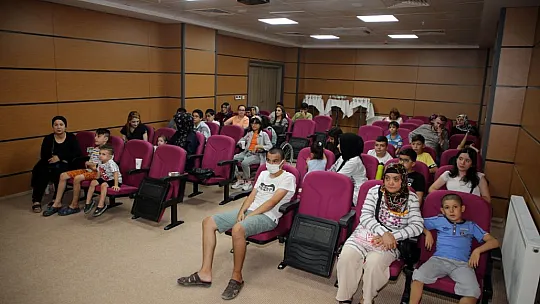 Elazığ Belediyesi'nden Engelli Çocuklara Sinema Keyfi