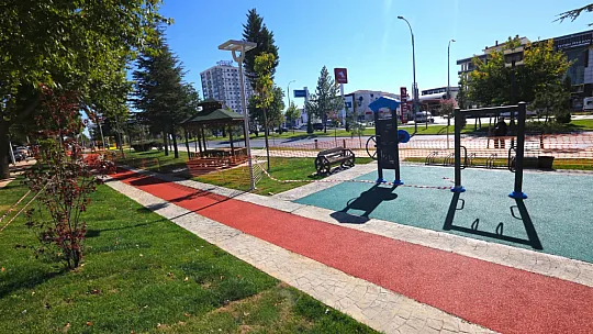 Elazığ Belediyesi, Park ve Yürüyüş Yollarında Bakım Çalışmalarını Sürdürüyor