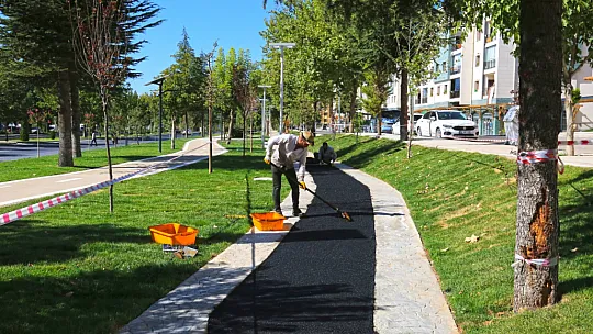 Elazığ Belediyesi, Park ve Yürüyüş Yollarında Bakım Çalışmalarını Sürdürüyor