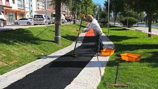 Elazığ Belediyesi, Park ve Yürüyüş Yollarında Bakım Çalışmalarını Sürdürüyor