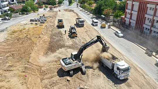 Elazığ Belediyesi Şehir Genelinde Yol Çalışmalarını Sürdürüyor