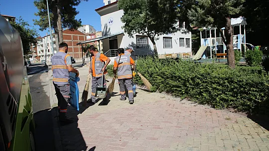 Elazığ Belediyesi Şehir Genelinde Hijyen Çalışmalarını Sürdürüyor