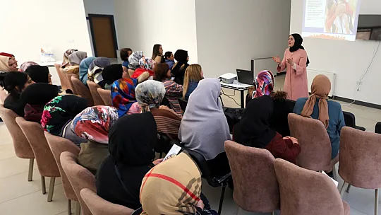 Elazığ Belediyesi'nden Aile İçi İletişim Semineri