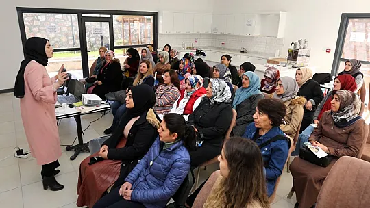 Elazığ Belediyesi'nden Aile İçi İletişim Semineri