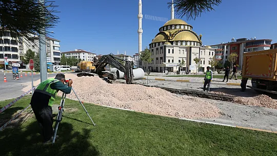 Elazığ Belediyesi'nin Altyapı Yenileme Çalışmaları Sürüyor