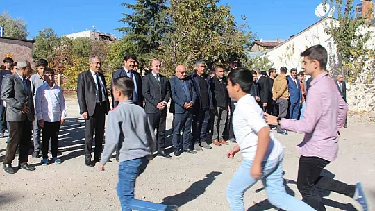 Elazığ'da 'Deprem Anı, Çök Kapan Tutun ve Tahliye' tatbikatı yapıldı