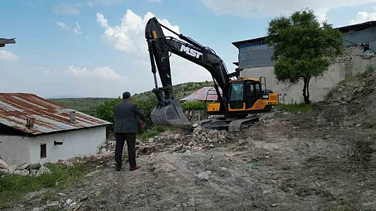 Elazığ'da Yıkım Başladı!