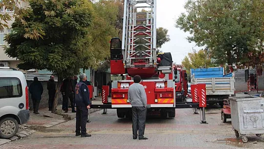 Elazığ'da çatı yangını korkuttu