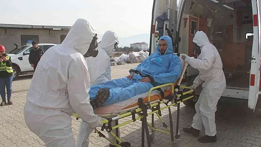 Elazığ'da gerçeği aratmayan deprem ve yangın tatbikatı