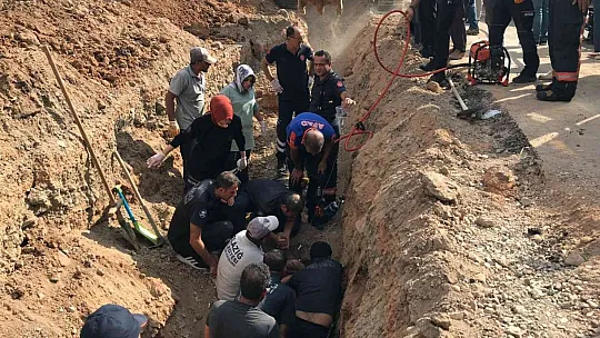 Elazığ'da göçük altında kalan işçi için ekipler seferber oldu