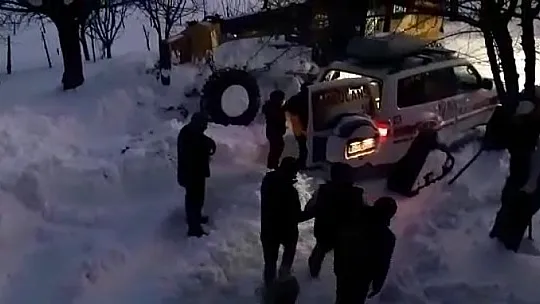 Hasta Vatandaşın Yardımına Paletli Ambulans Yetişti
