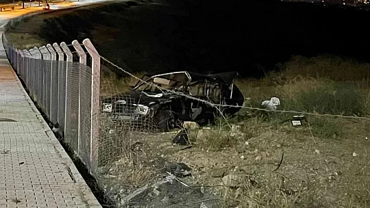 Elazığ'da otomobil şarampole yuvarlandı: 1 yaralı