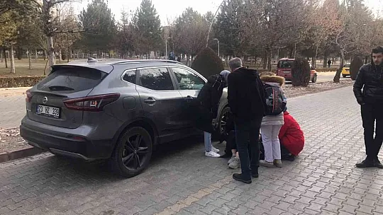 Elazığ'da otomobilin çarptığı öğrenci yaralandı