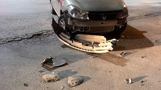 Elazığ'da Otomobil İle Motosiklet Çarpıştı