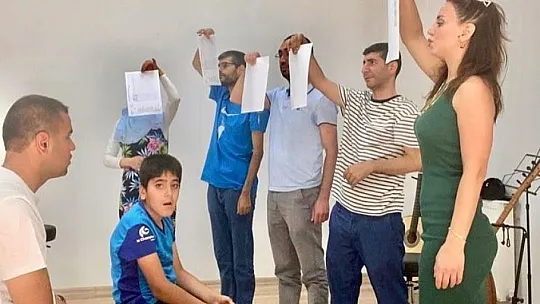 Elazığ'da Özel Gereksinimli Çocuklara Müzik Ve Drama Eğitimi Verildi