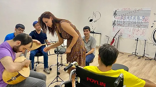 Elazığ'da Özel Gereksinimli Çocuklara Müzik Ve Drama Eğitimi Verildi