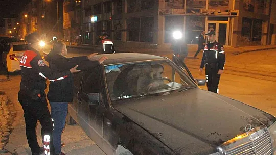 Elazığ'da polisten 'Dar Bölge' uygulaması