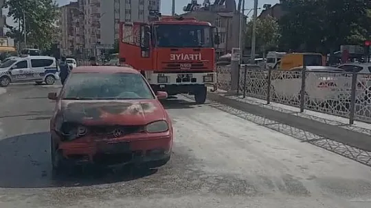 Elazığ'da Seyir Halindeki Araç Yandı!