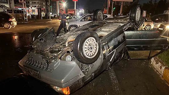 Elazığ'da Ters Dönen Otomobil Yandı: 1 Yaralı
