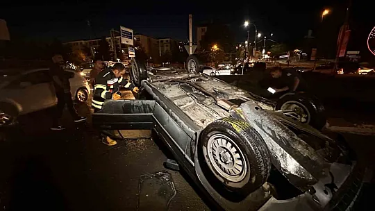 Elazığ'da Ters Dönen Otomobil Yandı: 1 Yaralı