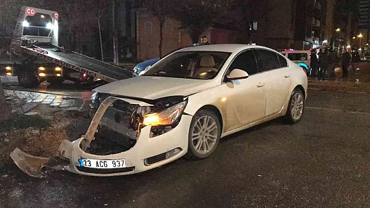 Elazığ'da Trafik Kazası: 4 Yaralı