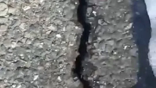 Elazığ'da Dağ Yamacı ve Yollardaki Görüntüler Dikkat Çekti