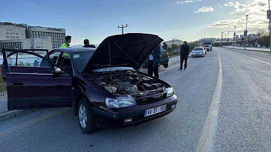 Elazığ'da zincirleme trafik kazası: 3 yaralı